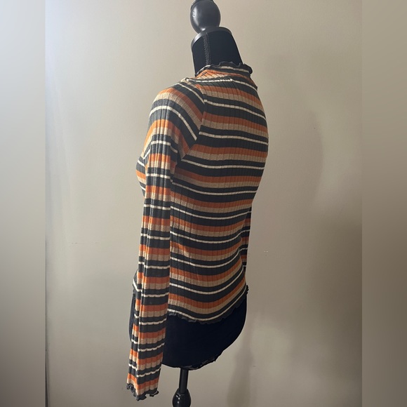 EUC Gaze USA brand striped long sleeved crop top- orange and gold- size small - Picture 4 of 10